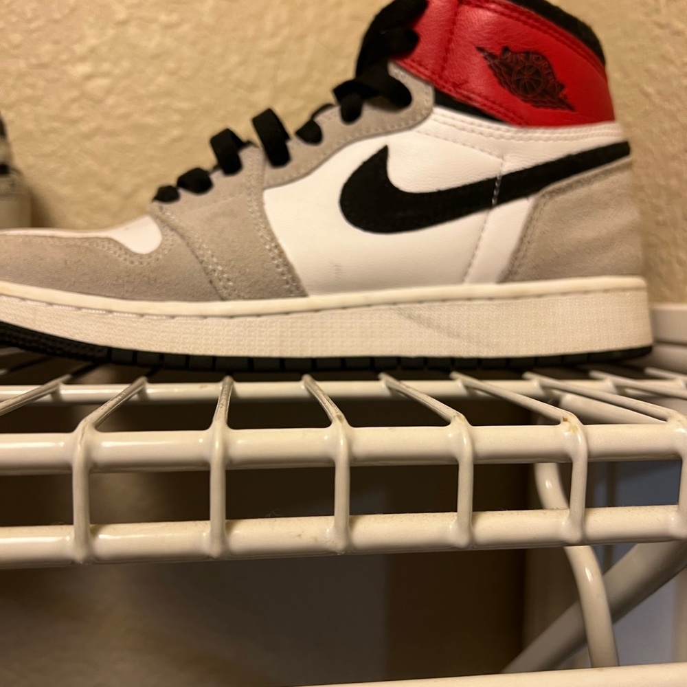 Air Jordan 1 Smoke Grey